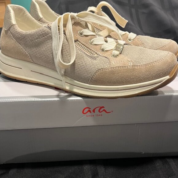 Ara - Oleanna (12-54801) Sand/Platinum Suede -size 8 - (W/ BOX) like new - Picture 1 of 6